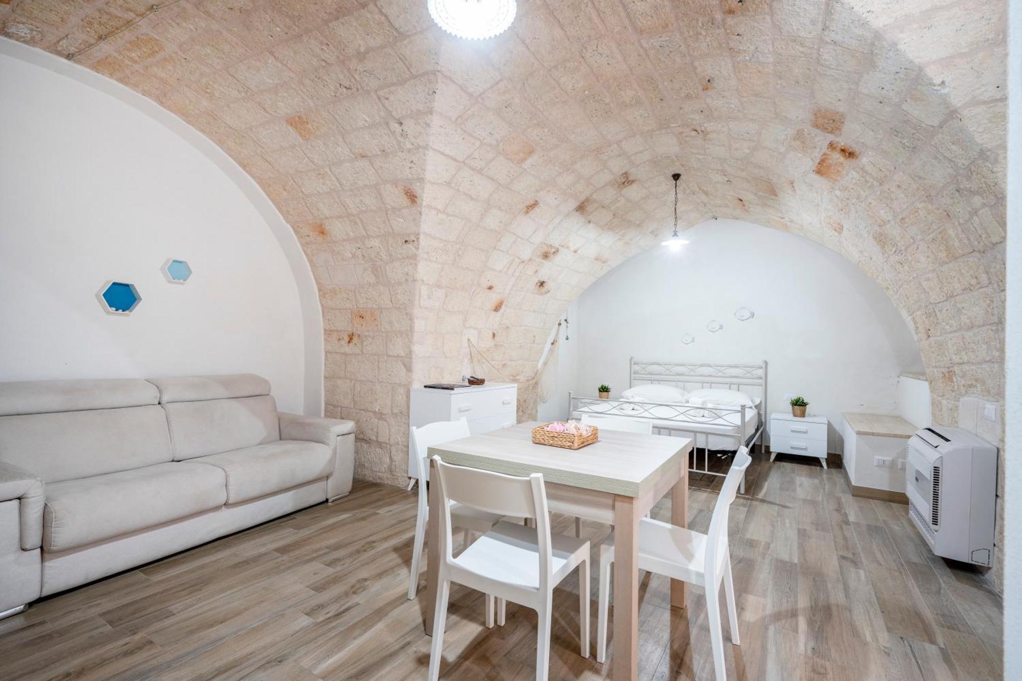 Apartamento Casa Sardella, In Pieno Centro Storico A 300 Mt Dal Mare